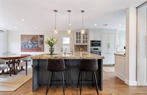 Del Mar Casa | Oceanfront sanctuary nestled on the sand in the heart of Del Mar's Beach Colony