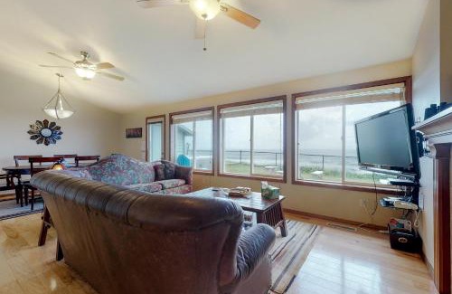 Gleneden Beach Casa | Oceanfront Solitude
