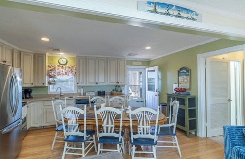 South Nags Head Casa | Oceanfront South Nags Head home with lots of outdoor space!