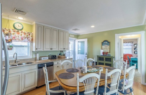 South Nags Head Casa | Oceanfront South Nags Head home with lots of outdoor space!