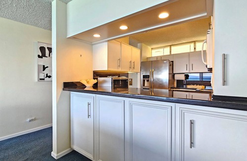 Diamond Head - Kapahulu - St. Louis Condominio | Oceanfront Spacious Condo Sleeps 3 Stunning Ocean, Tropical Beach and Bay Views