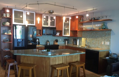 Maalaea Condominio | Elegante Ocean Front Condo - un tiro de piedra!