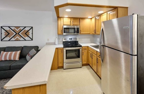 Lincoln City Condominio | Oceanfront Suite - King Bed - Heated Indoor Pool & Hot Tub