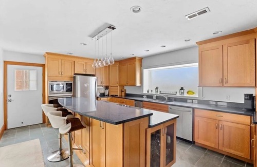 North Scituate Casa | Oceanfront Summer Getaway with Private Beach