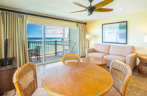 Kapaa Condominio | Oceanfront.Superb views. Pono Kai Renovated 2 bd 2 ba,+sofa sleeper. A/C