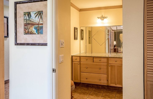 Kapaa Condominio | Oceanfront.Superb views. Pono Kai Renovated 2 bd 2 ba,+sofa sleeper. A/C