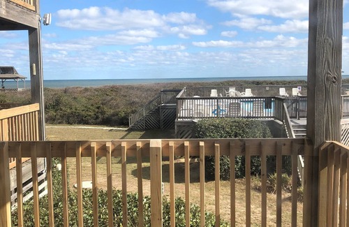 Duck Condominio | OCEANFRONT@The Lucky Duck- 100% renovated, clean, cozy & well-appointed.