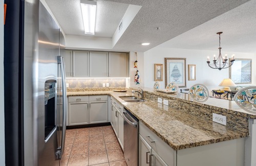Folly Beach Villa | Frente al mar, villa en el tercer piso con excelentes vistas, balcón y 2 piscinas compartidas.