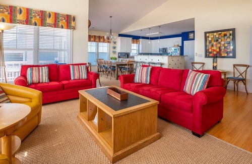 Carolina Beach Casa | Perfecto para su reunión familiar, terrazas privadas, piscina, ascensor, mucho espacio de estacionamiento.