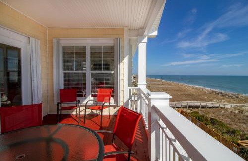 North Carolina Coast Casa | Oceanfront Townhouse with Pool