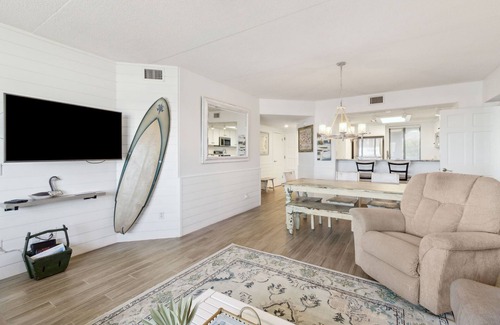 Fernandina Beach Condominio | Oceanfront | Two Master Suites with Private Covered Balconies I Beach Views from Every Room