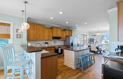 North Carolina Coast Casa | OCEANFRONT, UPDATED, Heated Pool, Elevator, Clean, Near Boardwalk, Shops, Dining