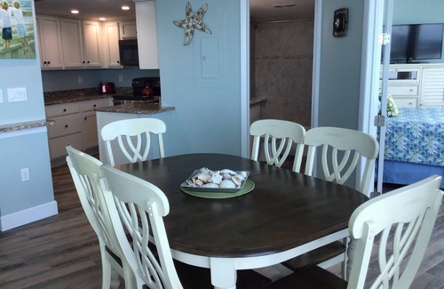 Daytona Beach Shores Condominio | Recién remodelado directo frente al mar condominio de 3 dormitorios - Las mejores vistas de la playa!