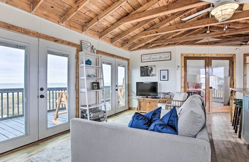 Cedar Lane Cabaña | Oceanfront Vacation Home w/ Deck & Views!