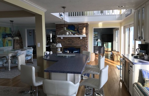 Plymouth Casa | Villa frente al mar, A / C, TV por cable, WiFi gratuito 2 terrazas, parrilla al aire libre, admite mascotas