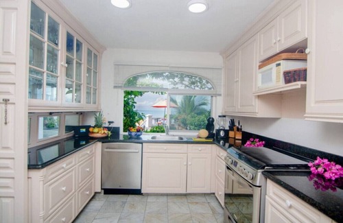 La Punta Casa | Oceanfront Villa in Exclusive Gated Community