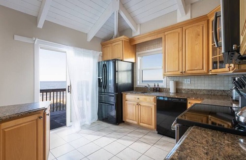 South Nags Head Casa | Oceanfront with Panoramic Views, Newly Renovated!