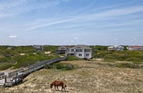Carova Beach Casa | Oceanfront with Private Beach Access & Wild Horses