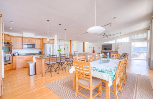 Kure Beach Casa | OceanFront - X5 Master bedrooms - Private Pool & Tiki bar