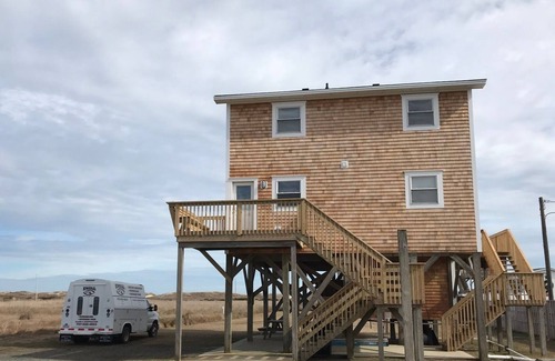 Rodanthe Cabaña | Oceanside 3 habitaciones, 2 baños Cottage con excelentes vistas al mar y sonido