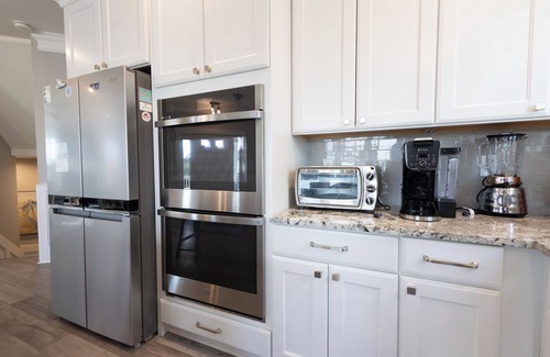 Ocean Hill Casa | Oceanside 7min walk2beach,6BR,Pool,HotTub,Foosball