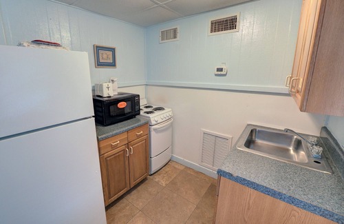 Buxton Cabaña | Oceanside Accommodations - Efficiency Room with Cooking