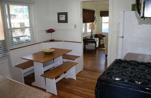 Wrightsville Beach Apartamento | Oceanside Apartamento en el "corazón de la Playa 'a nivel del suelo