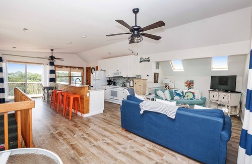 Whalehead Beach Casa | Oceanside, close to beach & shopping! WC904, What's Up Beaches