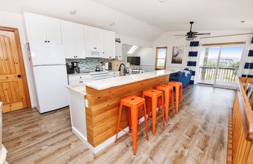 Whalehead Beach Casa | Oceanside, close to beach & shopping! WC904, What's Up Beaches