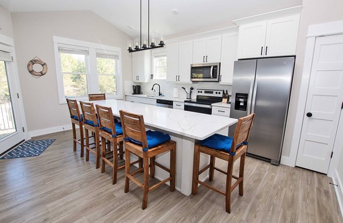 Corolla Casa | Oceanside, Comm Pool! Lighthouse Views! Close to beach, BC18B, Oh Whale