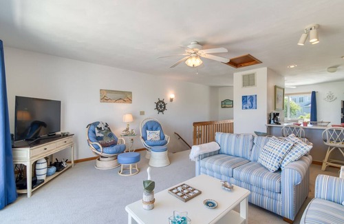 Sea Acres Condominio | Oceanside condo in Duck with community pool & 2 en suites!