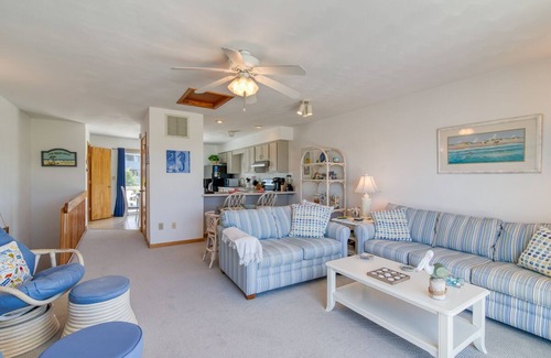 Sea Acres Condominio | Oceanside condo in Duck with community pool & 2 en suites!
