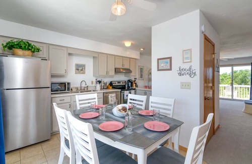 Sea Acres Condominio | Oceanside condo in Duck with community pool & 2 en suites!