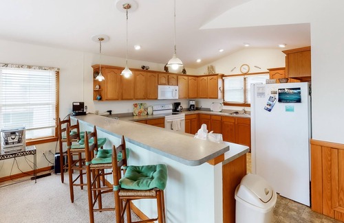 Whalehead Beach Casa | Oceanside Corolla home with private pool & hot tub, fireplace, AC & private W/D