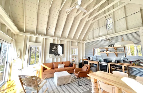 Chimney Corner Cabaña | Oceanside Cottage with Stunning Views 3 min. to Beach, near Cabot Trail & Park