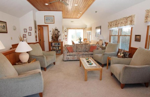 Carolina Dunes Casa | Oceanside, Dogs Welcome, Easy walk to the Beach, CD12, Marsh Rose Cottage