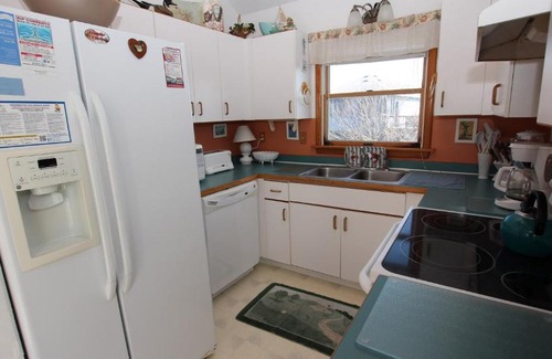 Carolina Dunes Casa | Oceanside, Dogs Welcome, Easy walk to the Beach, CD12, Marsh Rose Cottage