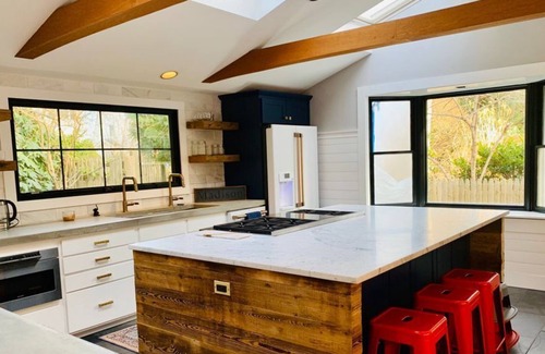 Madison Center Casa | Oceanside Escape