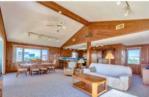 Hatteras Cabaña | Oceanside EV Friendly Cottage 4 Lots to Beach