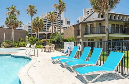 South Padre Island Condominio | Oceanside Getaway, Shared Pool and Beach Access