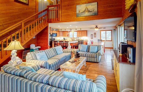 Ocean Hill Casa | Oceanside home In Corolla with pool, hot tub, & balcony - dog-friendly