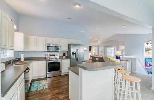 Carolina Dunes Casa | Oceanside home in Duck w/ private pool & hot tub!