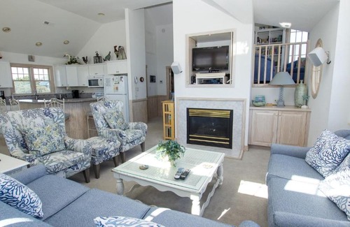 Buck Island Casa | Oceanside, Hot Tub, Close to Beach, Community Pool, BU41, Galileo Point