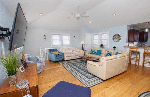 Corolla Casa | Oceanside, Hot Tub, Screened Porch, Wild Horses, 4x504, Sol Searcher