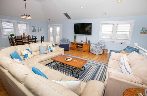 Corolla Casa | Oceanside, Hot Tub, Screened Porch, Wild Horses, 4x504, Sol Searcher