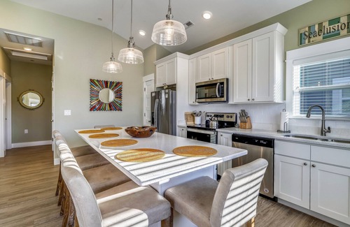 Whalehead Beach Condominio | Oceanside: Modern home with Stunning Decor! Pets ok!
