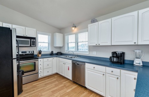 Whalehead Beach Casa | Oceanside, Pet Friendly with a Cool Pool & Volleyball Court!
