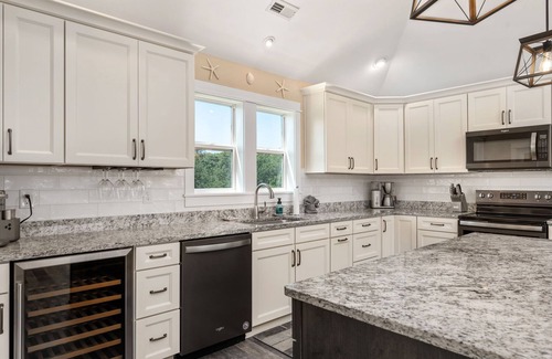 Whalehead Beach Casa | Oceanside,Pool,Spa,GameRm,7MinWalk2Beach&Sound New