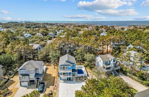Corolla Casa | Oceanside, Private Pool, Hot Tub, Close to Lighthouse, Community Amenities, VOH23, The Strandhaus
