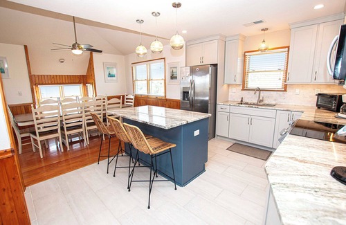 Monteray Shores Casa | Oceanside, Private Pool, Hot Tub, Close to Beach, WW874, Whalecome Aboard